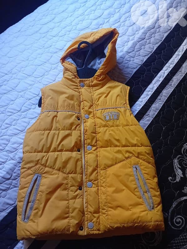 gilet yellow color 0