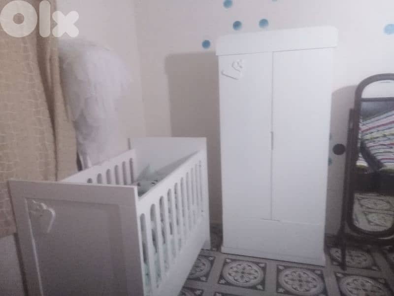 baby baed room and standing mirror 1