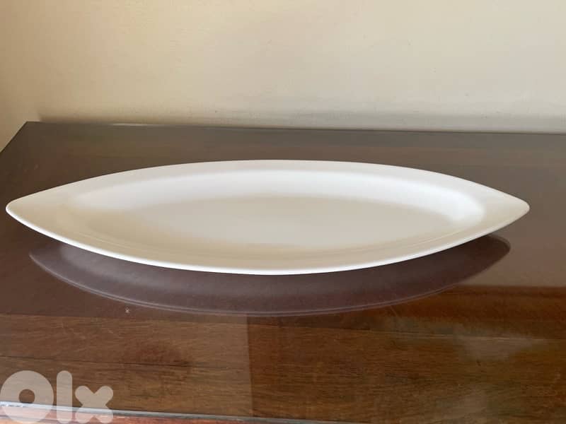 Porcelain Serving plates 4