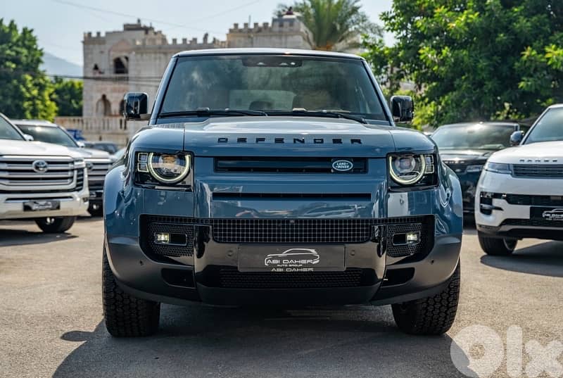 Land Rover Defender 2023 0