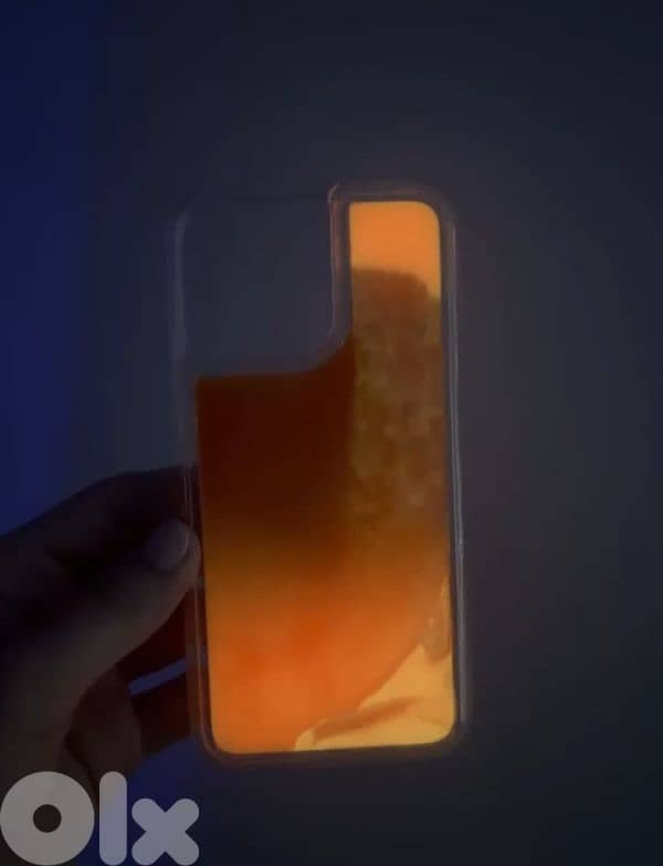 420 pieces Iphone glow in the dark covers 3