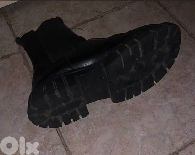 black boots 1