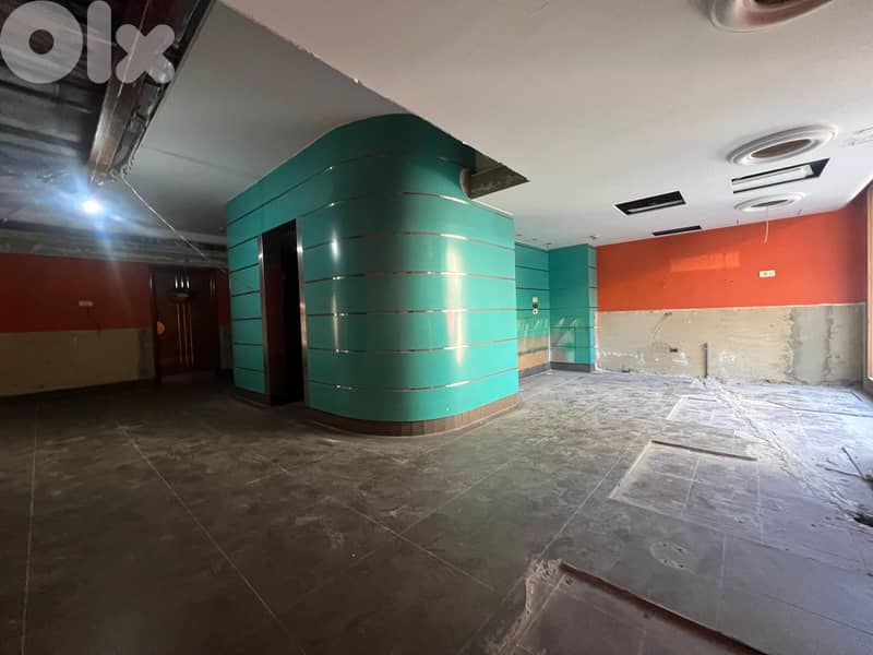 Shop for Rent in Hamra-Core and Shellمحل للإيجار في الحمرا - هيكل خارج 0