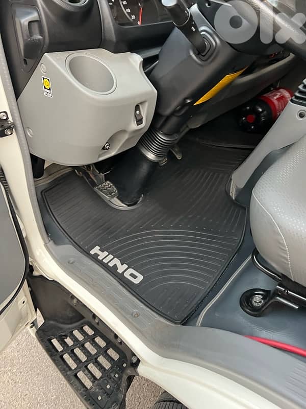 hino 300 صهريج مياه 10