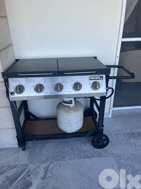 barbecue hardly used 0
