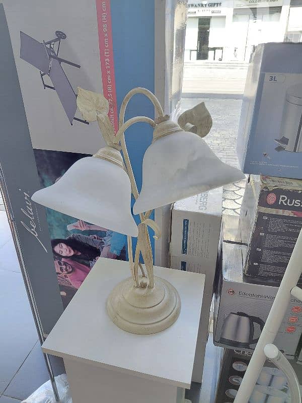 antique table lamp , made in italy 0