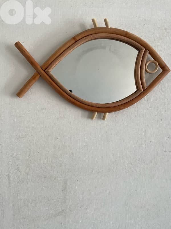 wall mirror fish shape 0