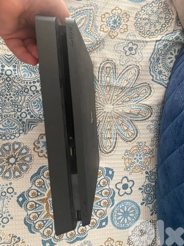 ps4 used with 4 cds and 2 joysticks original 3