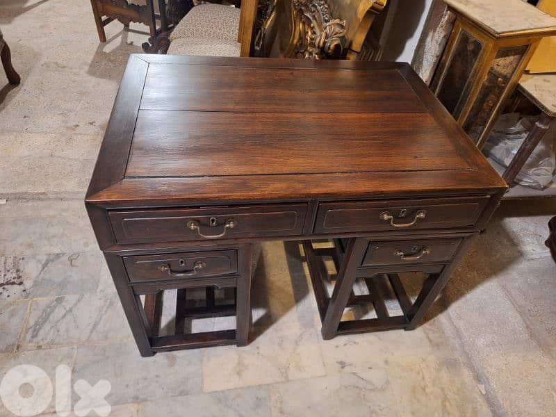 مكتب خشب جوز مسيف رائع جدا مميز ناعم انتيك قديم 0