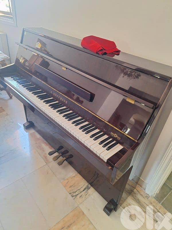piano Hoffman like new 3 pedal tuning warranty 1