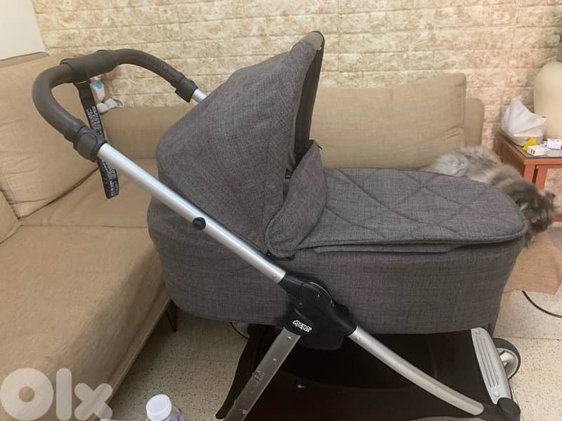 stroller and baby mosis basket 1