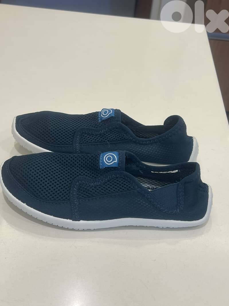 Water shoes 0