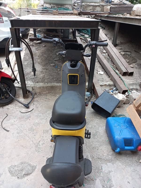electric moto used like new battery like new 1