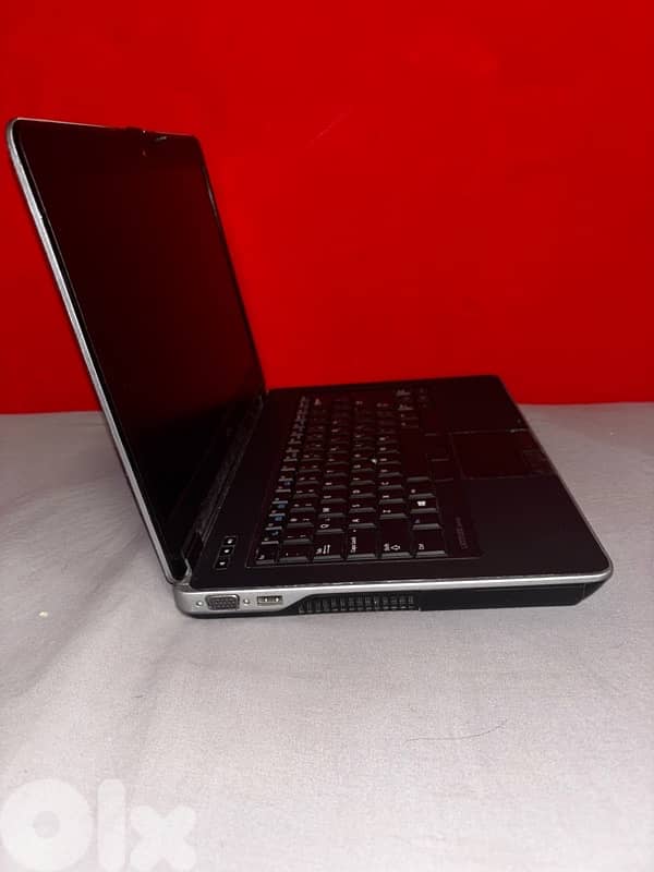 Lightly Used Dell Laptop 3