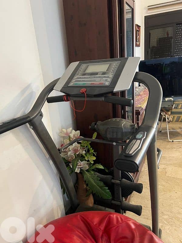 Treadmill+twister stepper موجوده بي جونية سعر ٩٥ دولار ت؛٠٣٣٢٠٠٣٦ 1