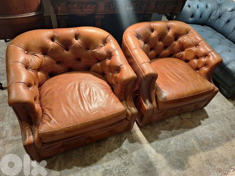chesterfield original two pieces made in England 3