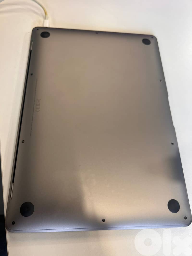 Apple MacBook Air M1 2020– 13”– 98% Battery - Barely used 1