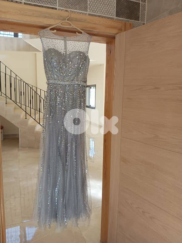 1 time used dress size 38(M) فسطان مستعمل مرة  واحدة 1