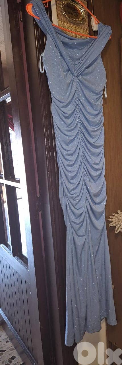 Princess dress, worn once, size large 1