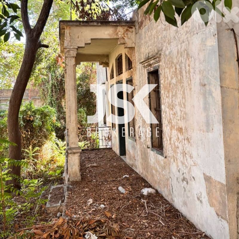 L19150 - 1,077 SQM Land For Sale in Achrafieh 0