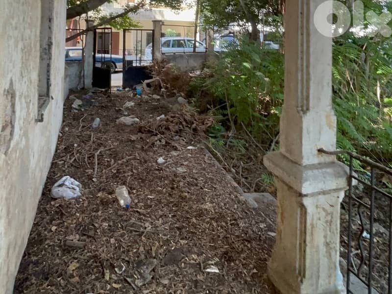 L19150 - 1,077 SQM Land For Sale in Achrafieh 1