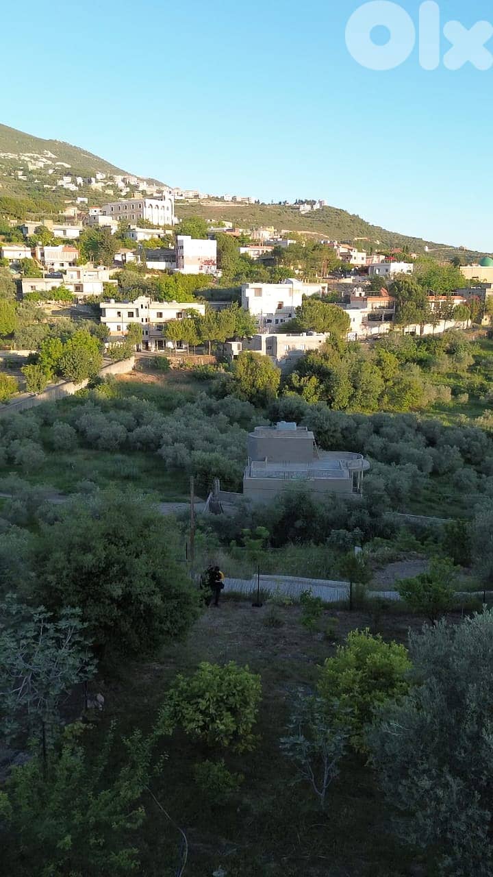 عقار مميز  في بلدة كفرفيلا land for  sale in kafarfila 6
