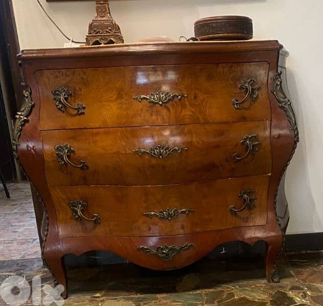 Antique bahu 0
