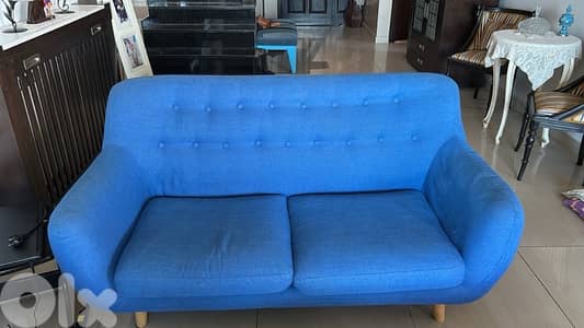 1 big 2 small sofas 1 table