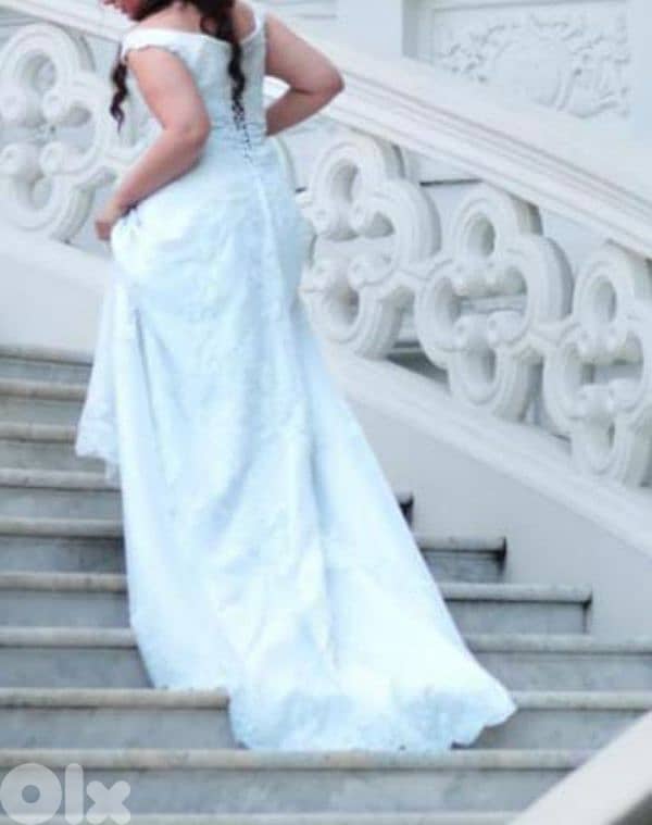 wedding dress + veil + flower bouquet for 200$ only!!! 1