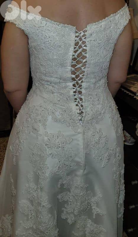 wedding dress + veil + flower bouquet for 200$ only!!! 2