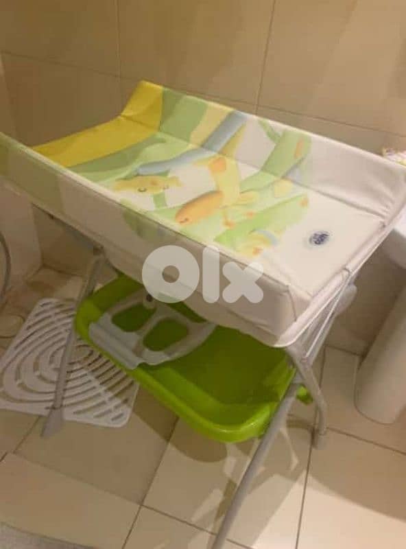 bath and changing table 4