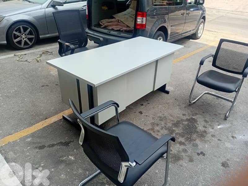 مكاتب كراس اوروبي شبه جديد مكتب 130$ كرسي 40$ 1