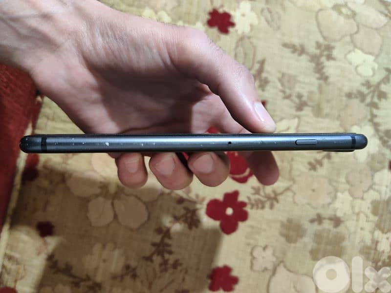 iphone 8 plus used in excellent condition 1