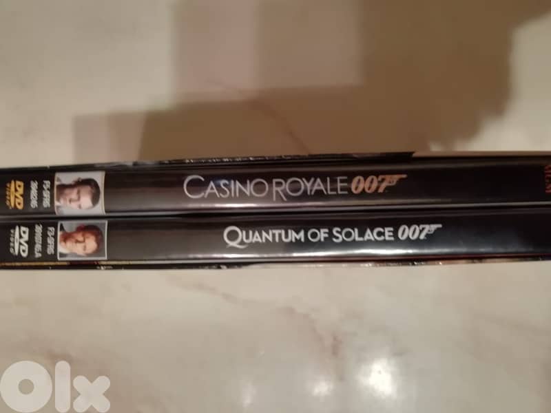 Two Daniel Craig Bond movies box 1