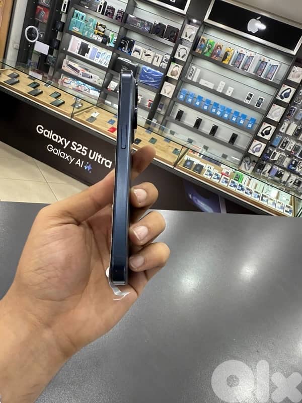 IPHONE 15 PRO 256GB USED 1