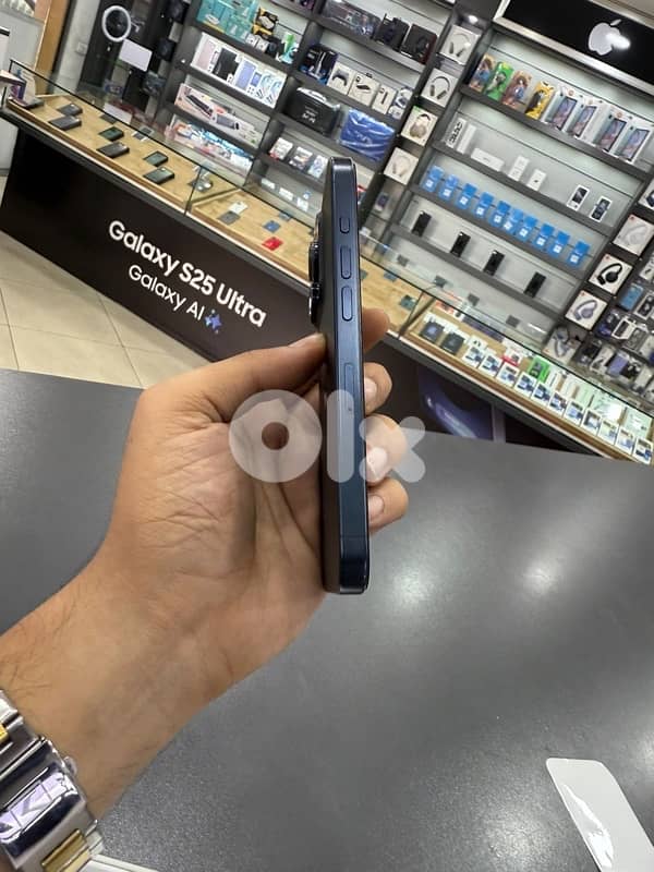 IPHONE 15 PRO 256GB USED 2