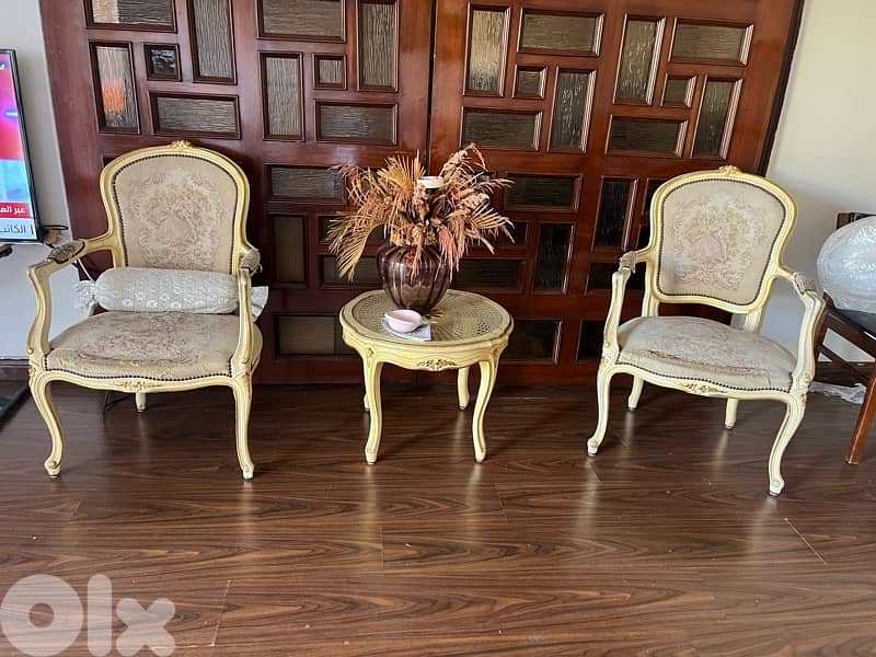 used vintage chair with table 0