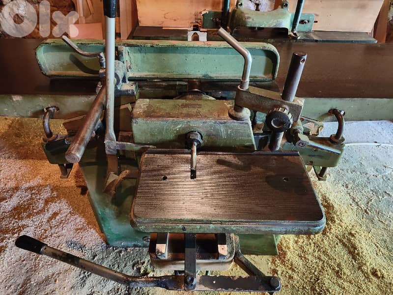 آلات وعدة منشرة 3