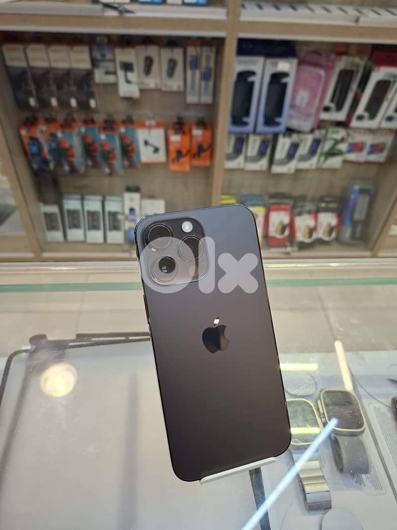 Used 14 pro max 256 gb Used like new 0