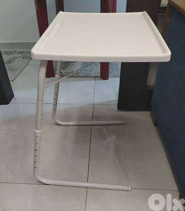 طاولة دراسة وطعام لشخص واحد اللون ابيض 1