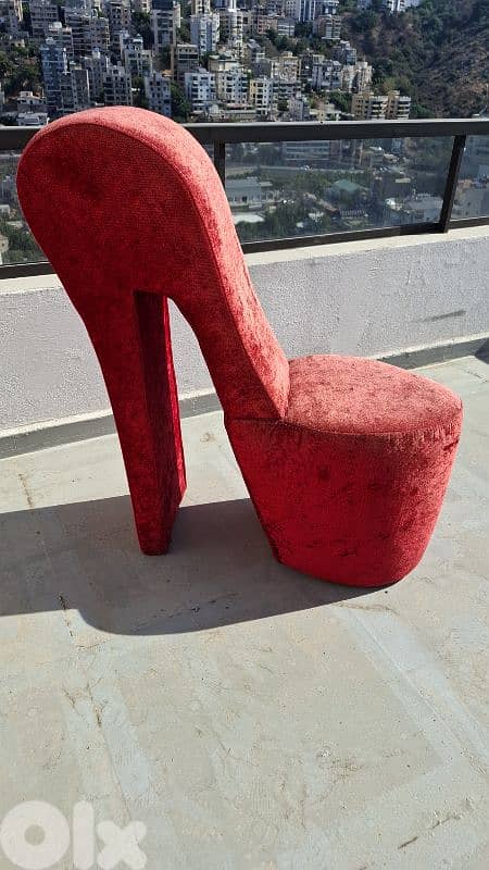 High Heel Chair – Red and Blue 0