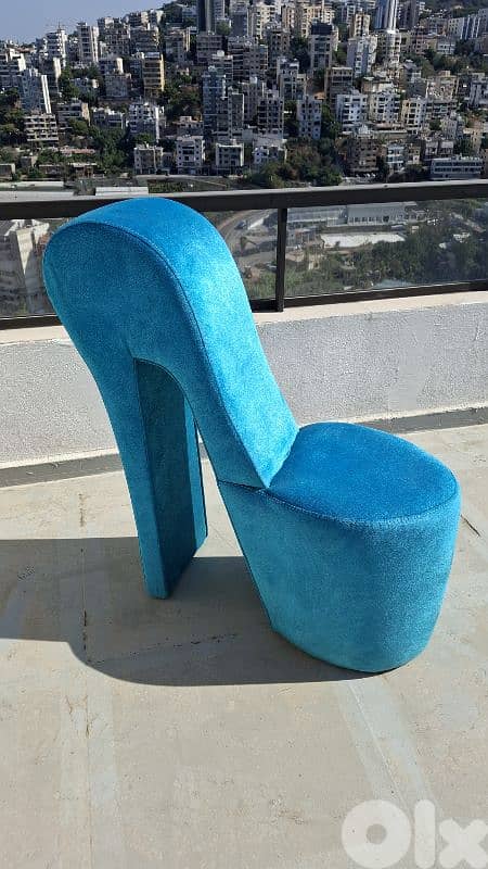 High Heel Chair – Red and Blue 1
