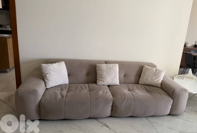 2 sofas and 2 armchairs 0