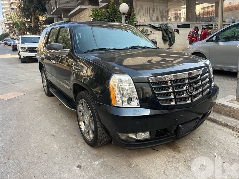 Cadillac Escalade 2012 company source 0