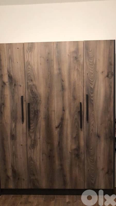 Modern Dining Room Set + Side Cabinet 1