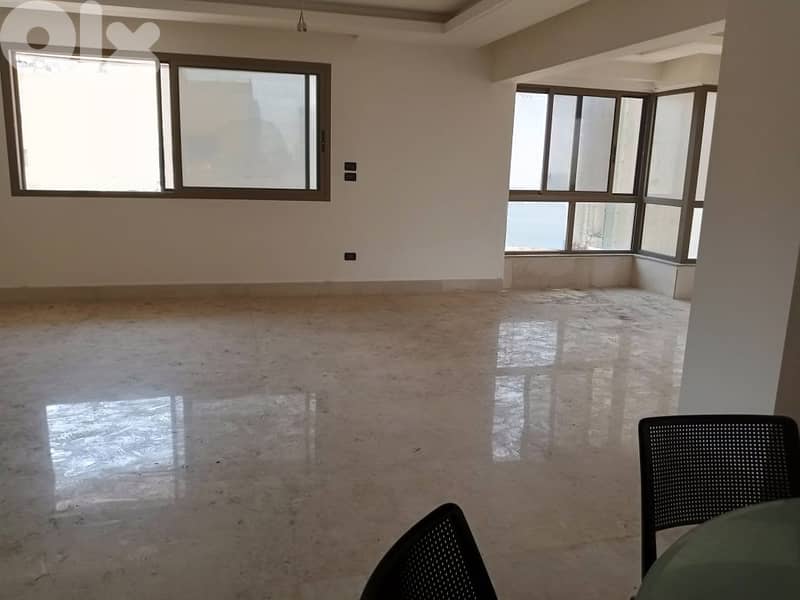 SEMI-FURNISHED APT IN AIN EL MRAISSEH / SEA VIEW / 4 BEDS (JNR-212) 0