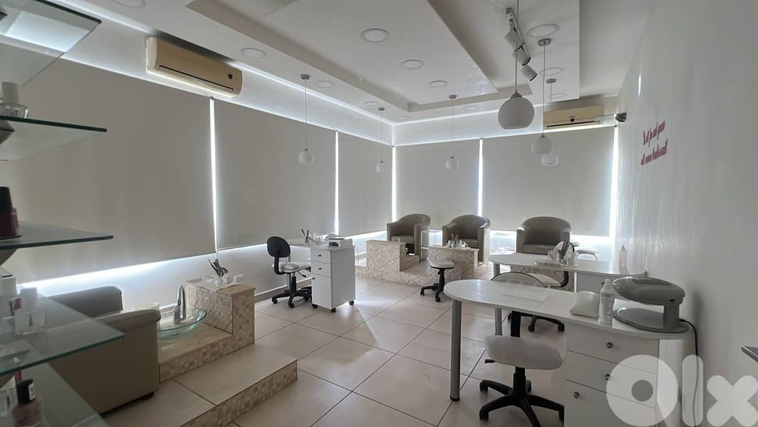 Beauty Salon for Rent in Badaro صالون تجميل للإيجار في بدارو 0