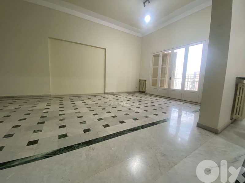 Unfurnished Apartment for Rent in Ain Al Mraisehشقة غير مفروشة للإيجار 0