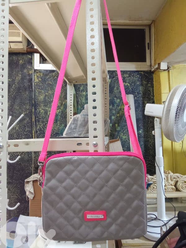 handbag 0