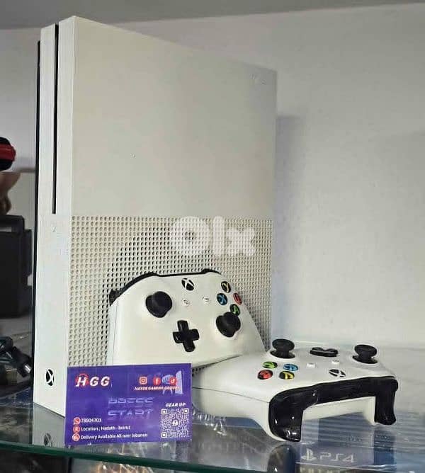 Xbox ons s used with 2 controller and cd gta 5 0